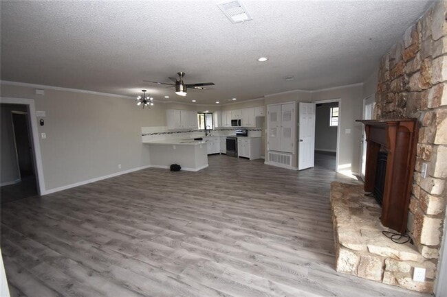 Building Photo - 609 Nomad Dr