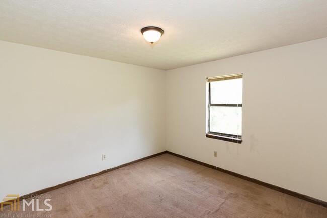 Building Photo - 214 Tanglewood Ln
