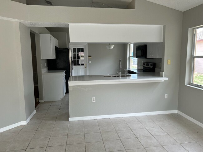 Building Photo - 57 St Kitts Cir