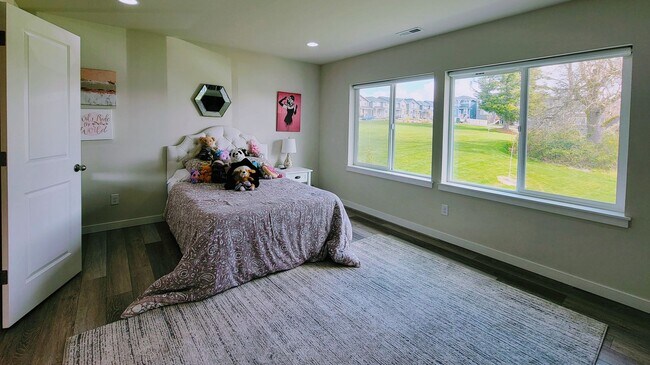 Building Photo - Bright, Spacious 4 bedroom in Pinnacle Peak