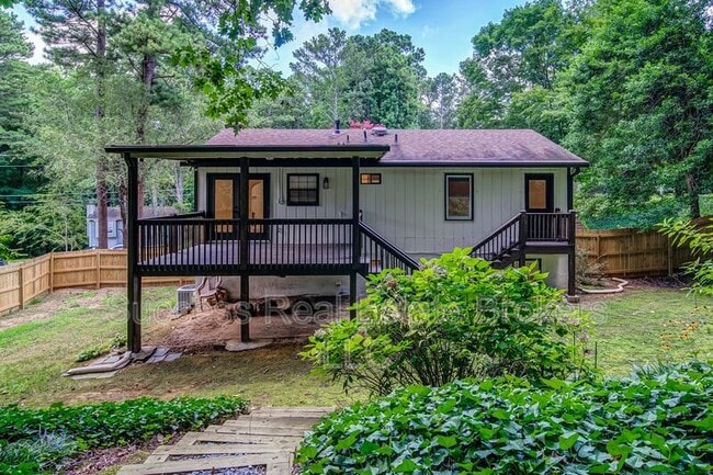 Building Photo - 4734 N Springs Rd NW