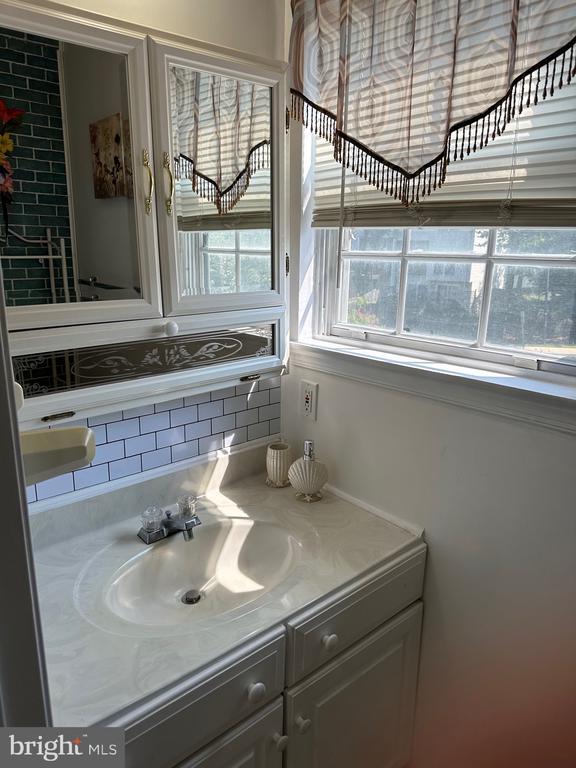 Building Photo - 4002 Summer Hollow Ct