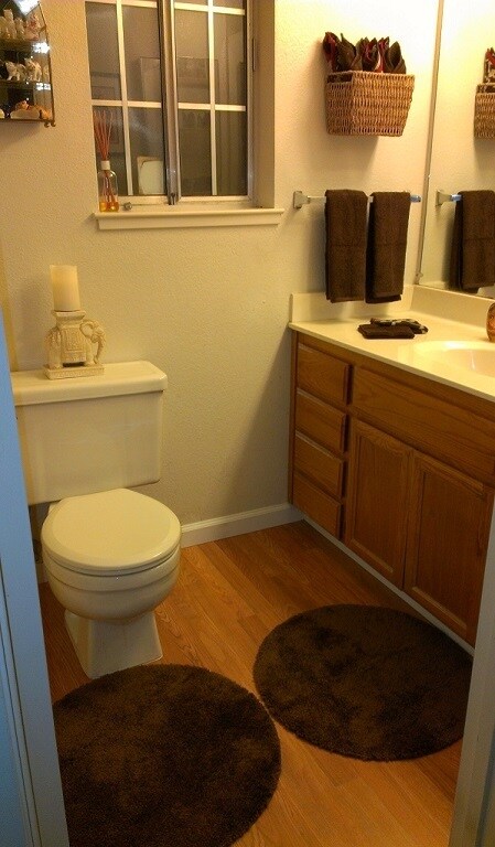 Building Photo - Lovely Pleasanton Townhouse