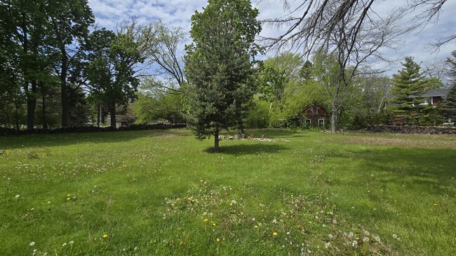 Building Photo - 1401 W Brown Deer Rd
