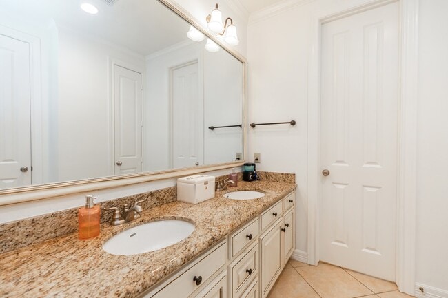 Building Photo - 7790 Deer Chase Dr