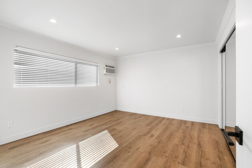 Building Photo - 5941 Comey Ave