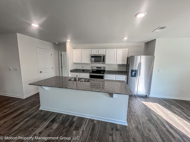 Building Photo - For Rent – Spacious 4 Bed / 3.5 Bath Home ...