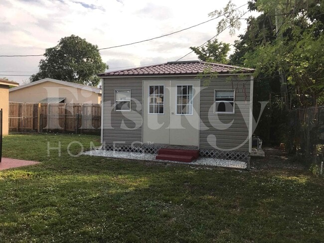 Building Photo - 240 N 69th Way