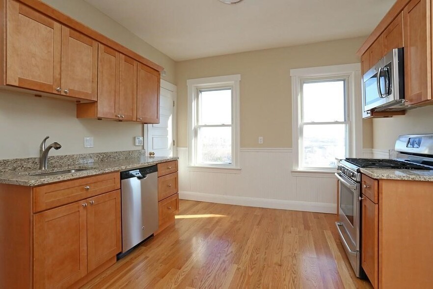 Primary Photo - 1 Orient Ave