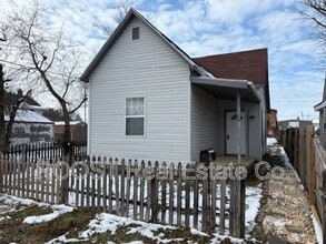 Building Photo - 15 Vernon Ave