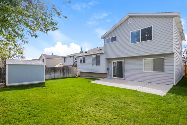 Building Photo - 5564 Lopalena Cir