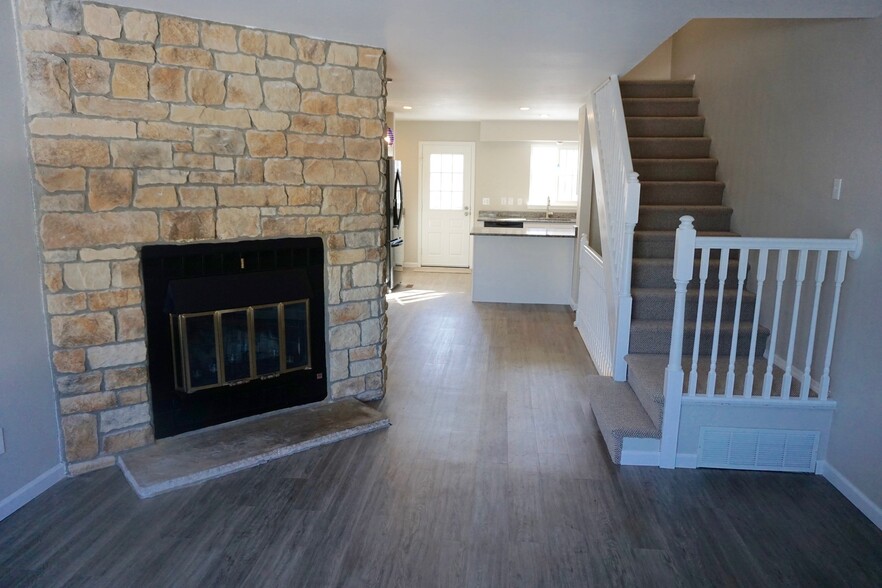 Living Room - 10252 West Dartmouth Avenue