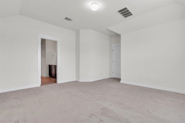 Building Photo - 308 Clearlake Dr
