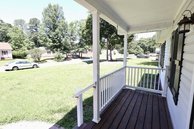 Building Photo - 9713 Pampas Dr