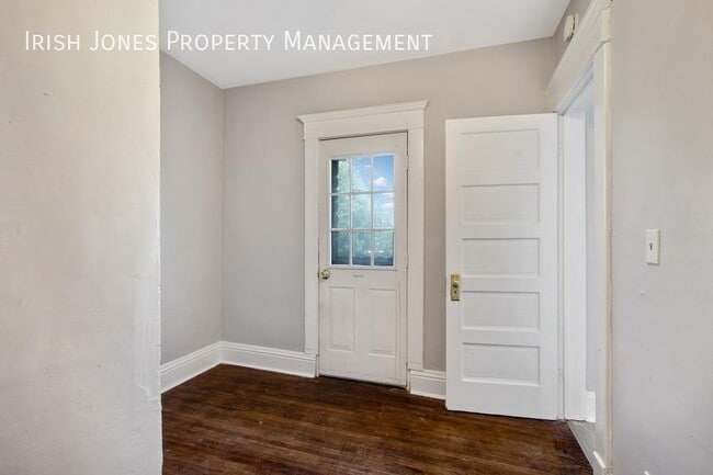 Building Photo - 1899 Seneca St