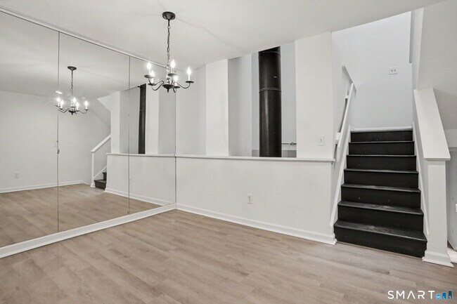 Building Photo - 49 Deer Run