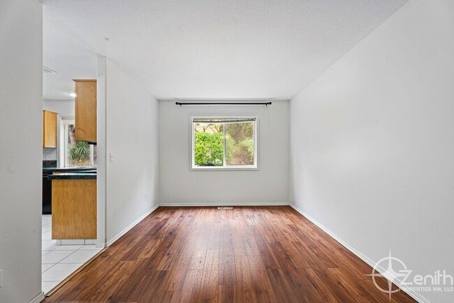 Building Photo - 9415 NW 28th Ct