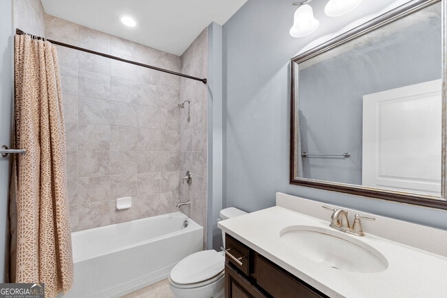 Building Photo - 736 Firefly Ct