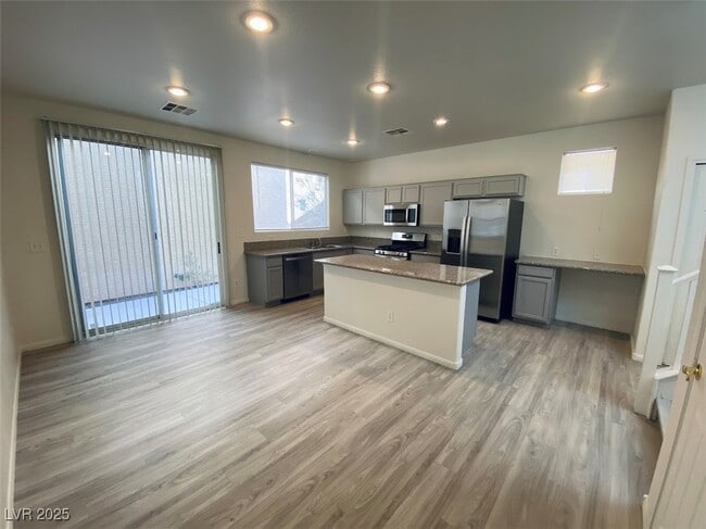 Building Photo - 6736 Twisted Wood Dr
