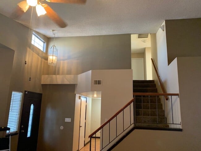 Building Photo - House