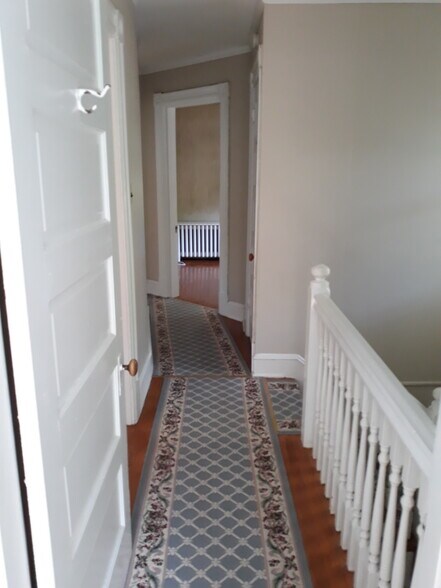 Building Photo - 2644 N Beechwood Pl