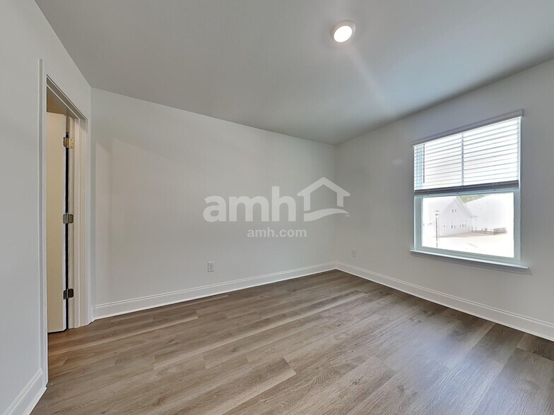 Building Photo - 168 Portside Pk Dr