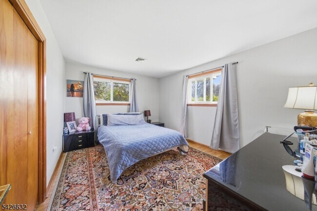 Building Photo - 131 Califon Rd