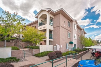 Building Photo - Beautiful home in Villege For Rent, Comfortable Living in a Convenient Central Location