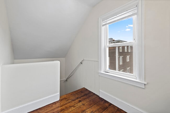 Building Photo - 465 W Fountain St