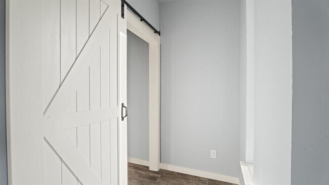 Building Photo - 214 Olde Ml Ct