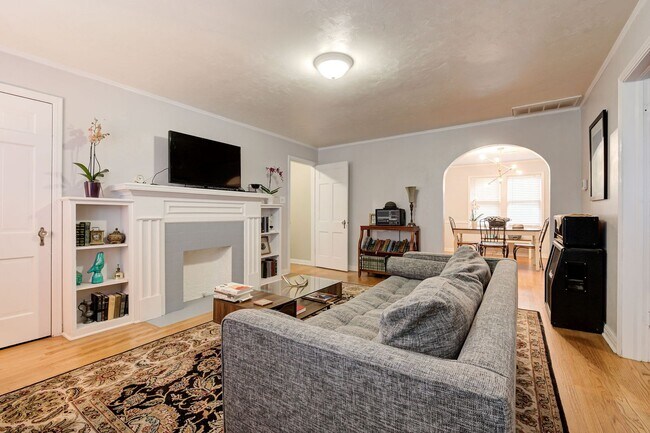 Building Photo - Updated 2 Bed 1 Bath in NW OKC