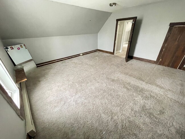 Building Photo - Four Bedroom Available in Delphi IN