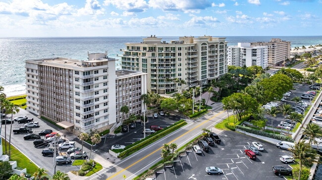 Building Photo - 1069 Hillsboro Mile