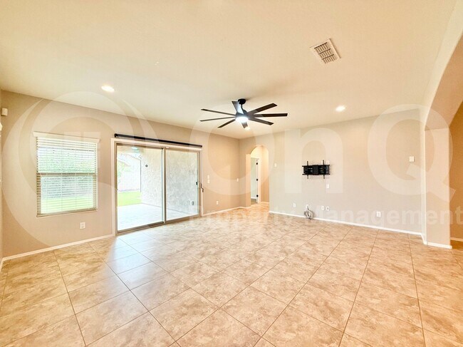 Building Photo - 10831 W Bronco Trail