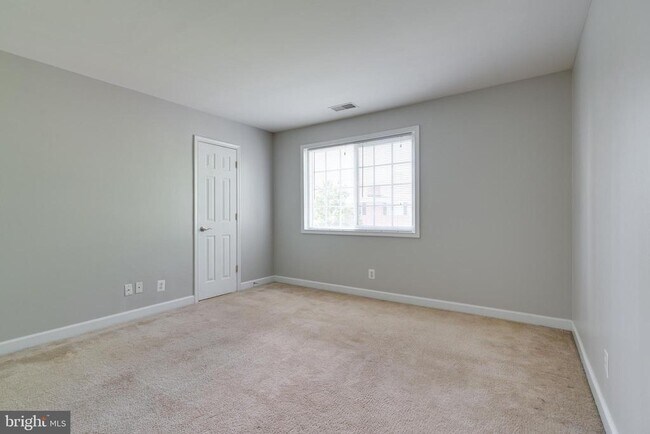 Building Photo - 1617 N Van Dorn St