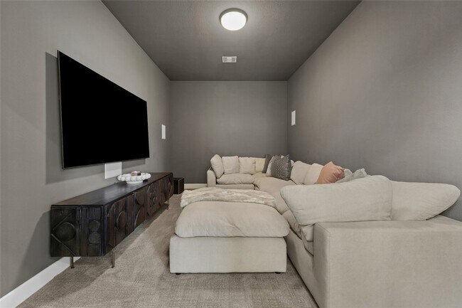 Building Photo - 2550 Whitewood Dr
