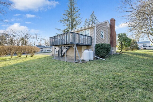 Building Photo - 4 Soundview Ave