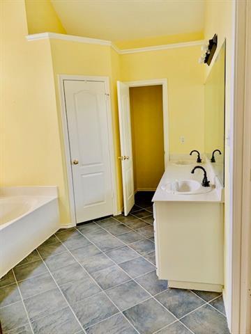 Building Photo - 1321 Pawnee Trail