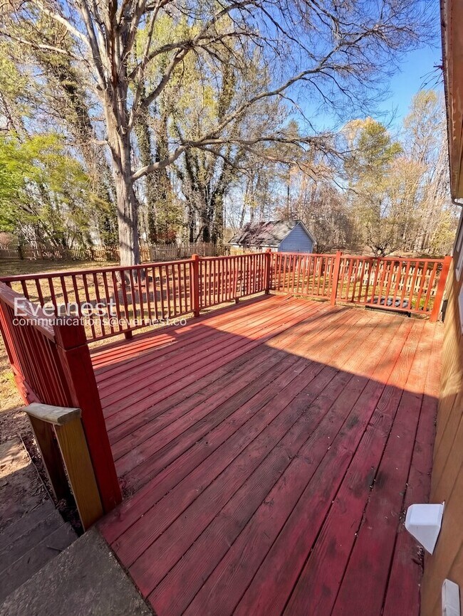 Building Photo - 3101 Amidon Dr