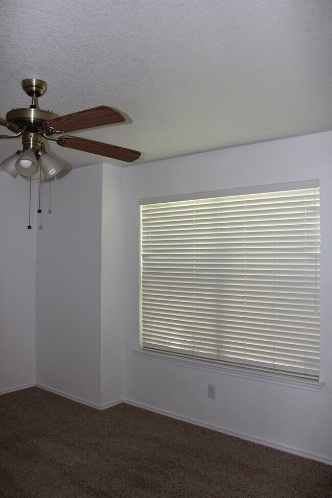 Building Photo - 11212 Forest Pass Ct