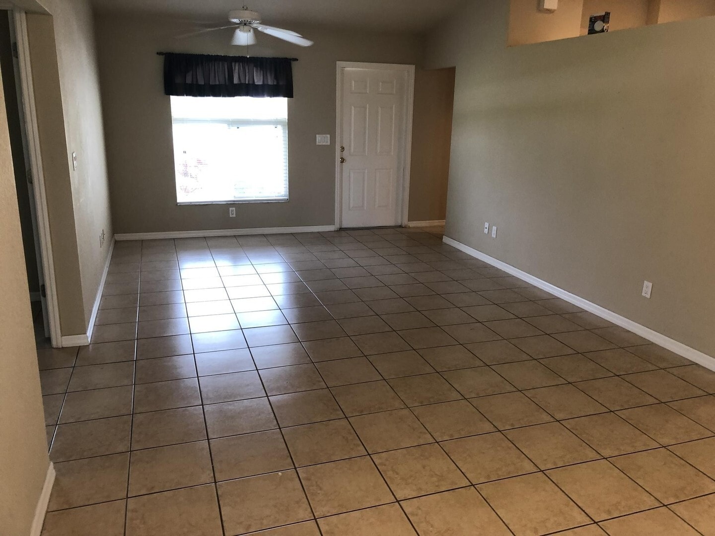Building Photo - 3 bedroom 2 bathroom single family home