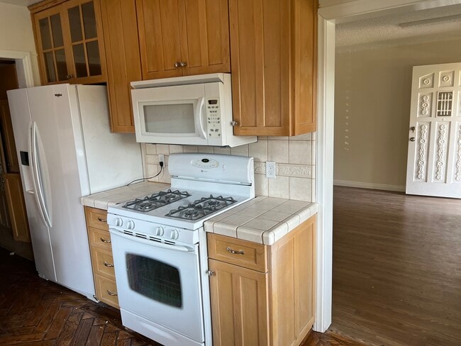 Kitchen2 - 3500 Tuller Ave