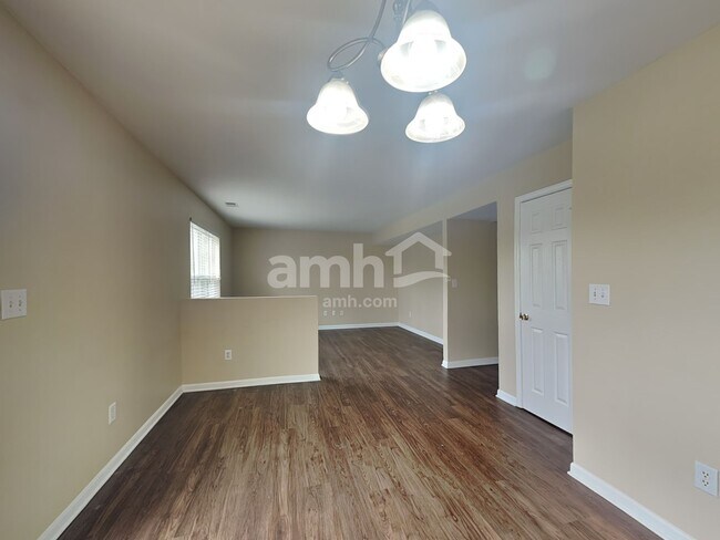 Building Photo - 38 E Flat Rock Dr