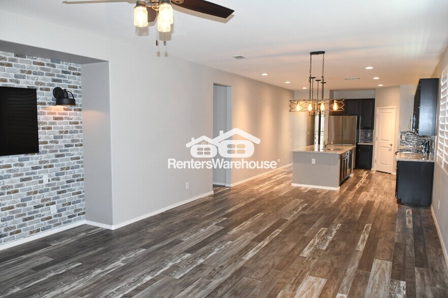 Building Photo - 3048 W Thorn Tree Dr