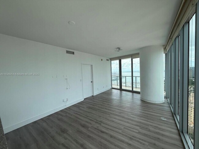 Building Photo - 888 Biscayne Blvd