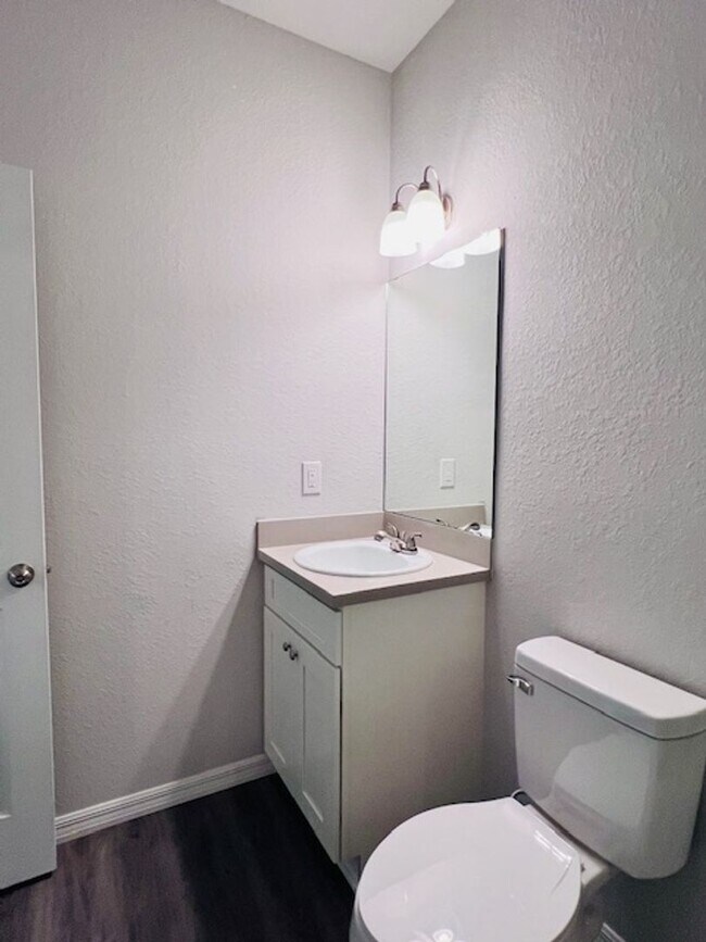 Building Photo - 3BR/2BA 2024 Build w/ Pool + Gated Community in Sebring