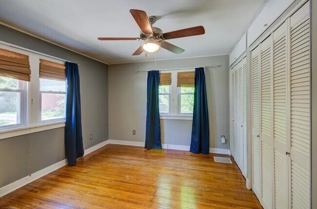 Building Photo - 227 Sherman CT