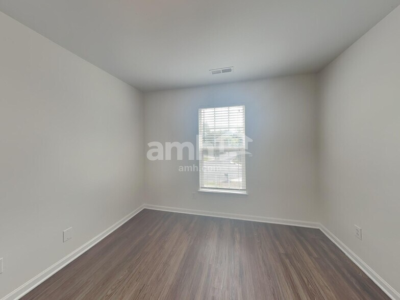 Building Photo - 1001 Finley Ct