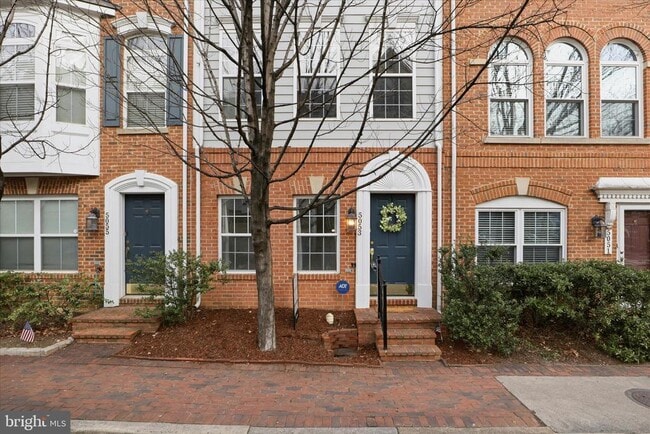 Building Photo - 5053 Kilburn St