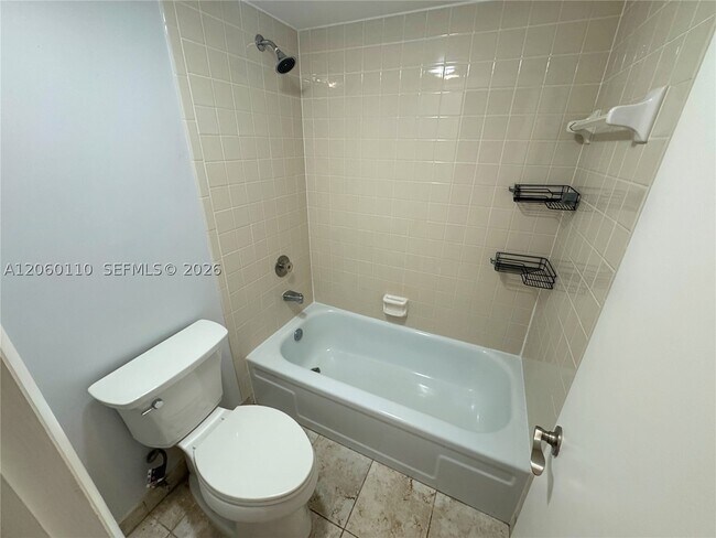 Building Photo - 2324 S Cypress Bend Dr